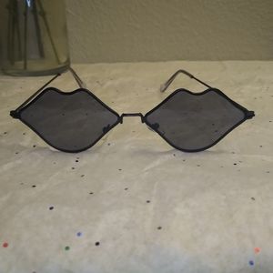 Lips sunglasses